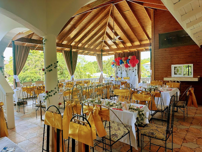 Dela-de-Rose Guest House 3