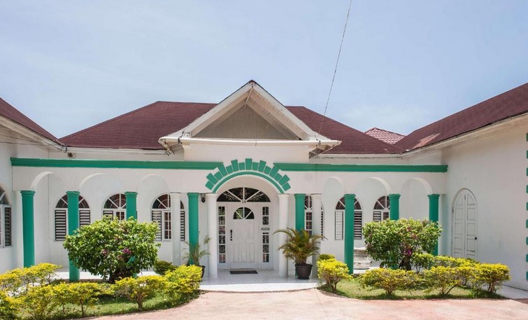 Diamond Villa and Suites 2