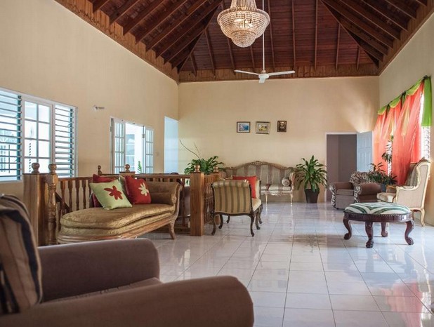 Diamond Villa and Suites 3