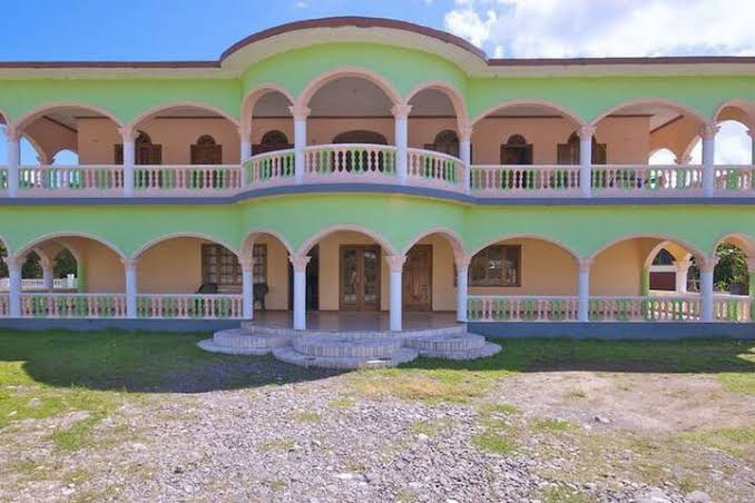 Dolphin Bay Yoga Guest House 3