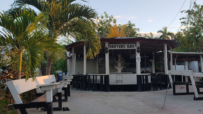 Drifters Bar 3