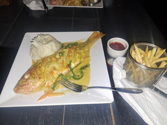 Eleven Restaurant and Lounge 3