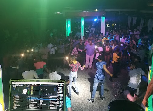 Escape Bar and Grill & Nightclub 4