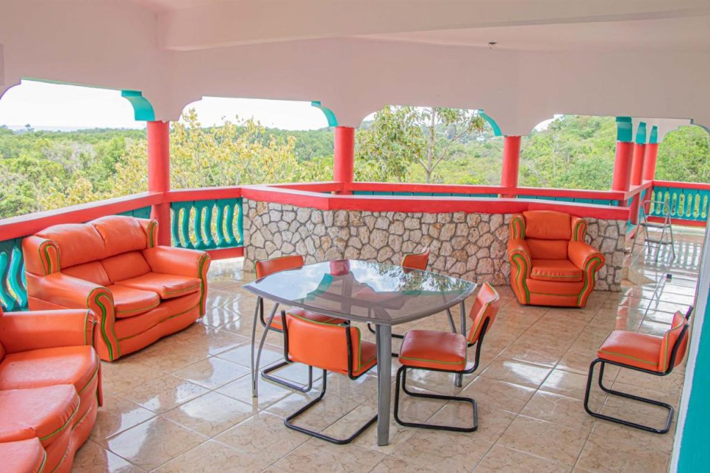 Haley's Paradise at Blue Hole 2