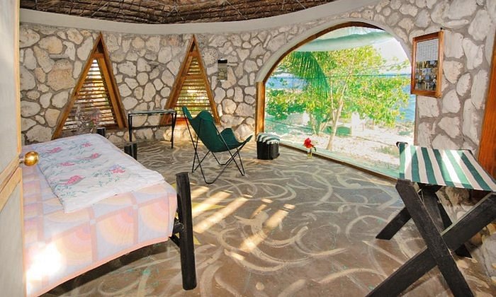 Jackie's on the Reef 2