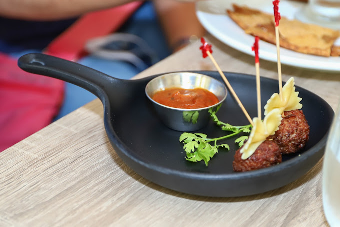 Julie Mango Restaurant 2