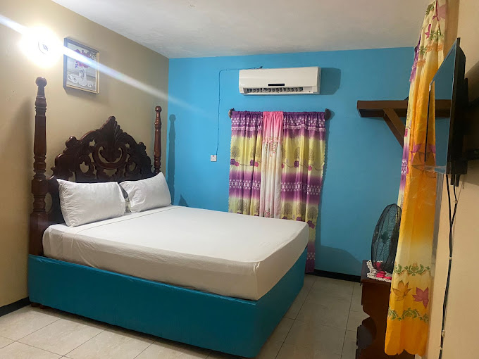 Vivienne's Guest House 1