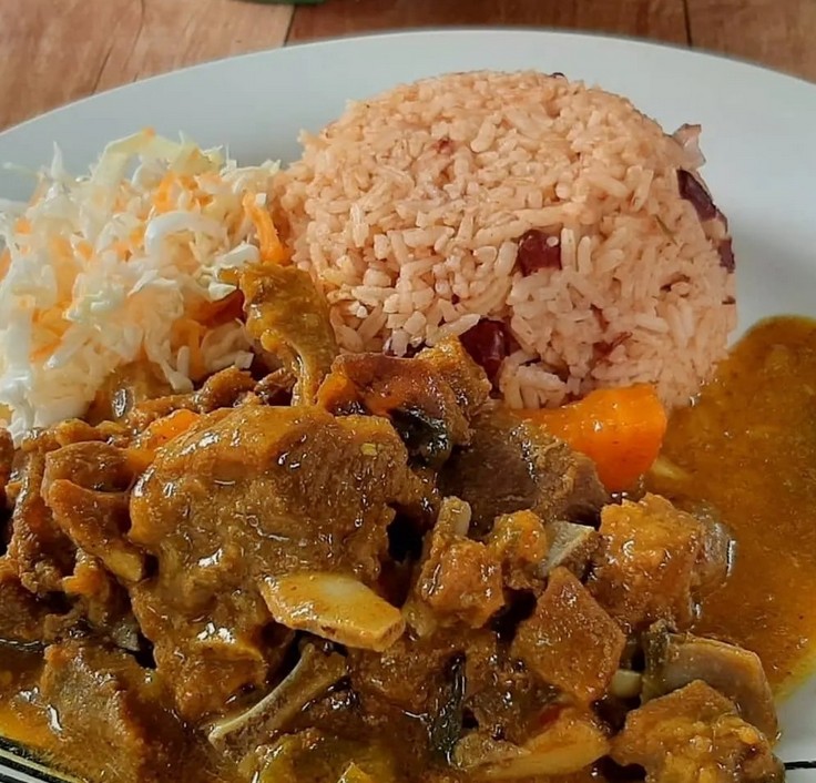 Willy's Thatch Roof and Cool Out Spot 3