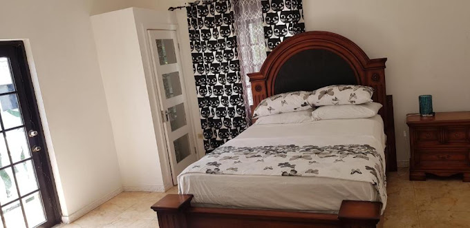 Little Savoy Guest House 2