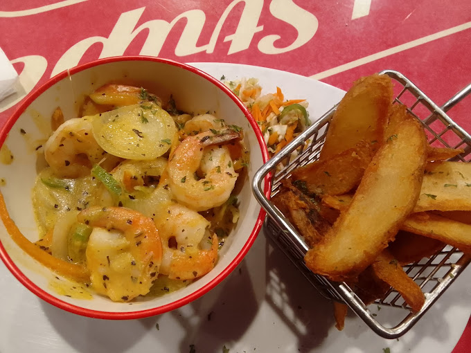 Lucky Crab Seafood Bar & Grill 3