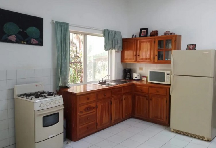 Moves Rasta Cottage Guesthouse 2