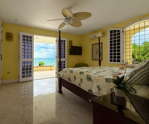 Negril Beach Villa 4
