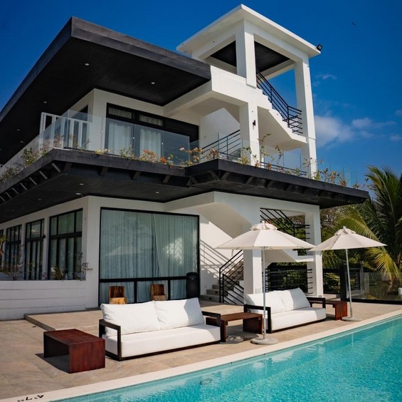 Osmond's Beach Hotel 2