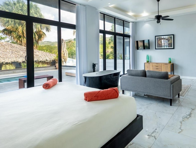 Osmond's Beach Hotel 4