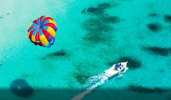 Premium Parasail 1