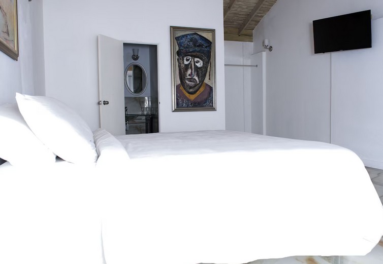 Pulse Suites at Villa Ronai 4