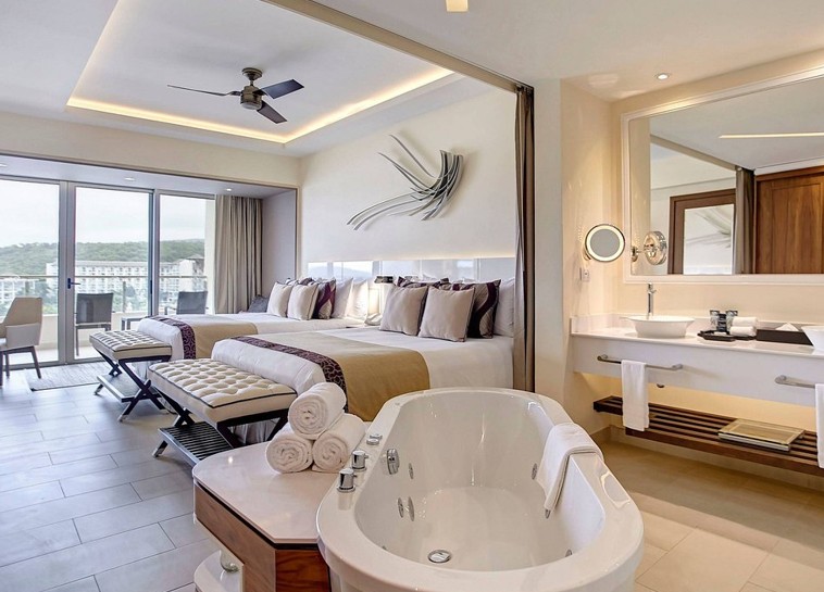 Royalton Hideaway Blue Waters 3