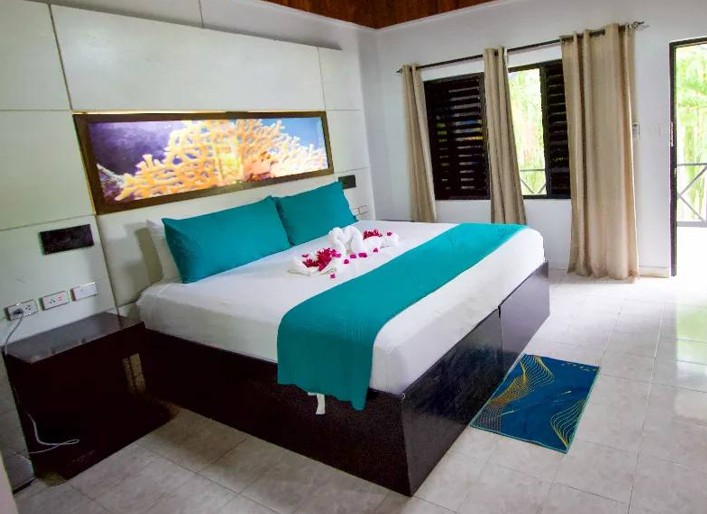 Rum Runners Resort 6