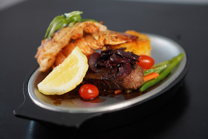 Seven Ultra Lounge 5